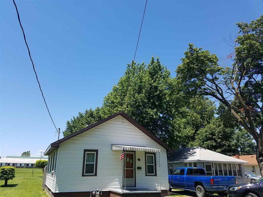 1062 Alhambra Ave, Frankfort, IN 46041 - photo 1