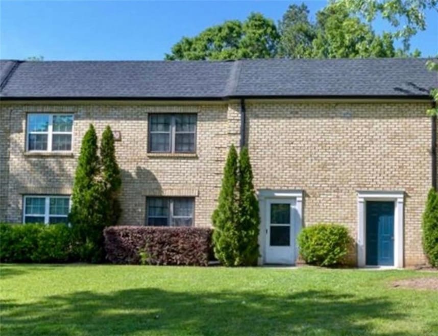 View of front of house with a front lawn