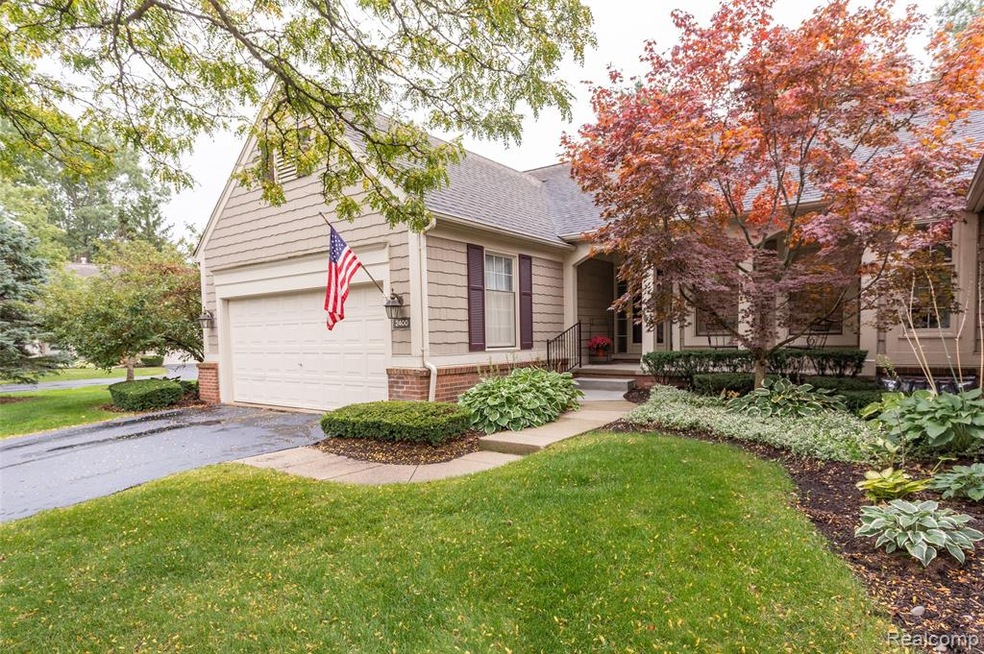 2400 Wildbrook Run, Bloomfield Hills, MI 48304 - photo 1