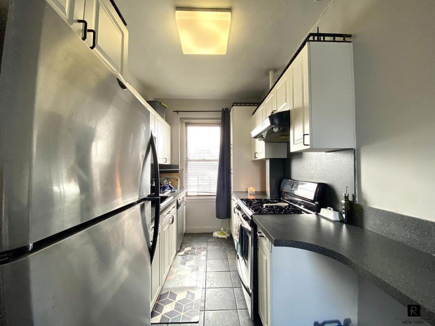 unlisted-address, Astoria, NY 11105 - photo 1