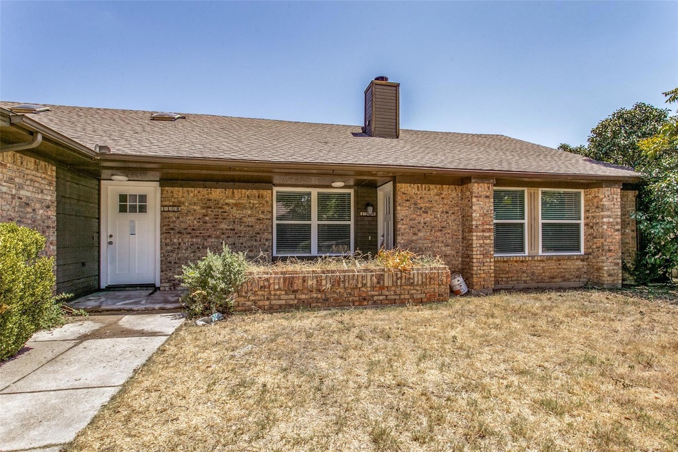 1104 Highpoint Rd, Bedford, TX 76022 - photo 1