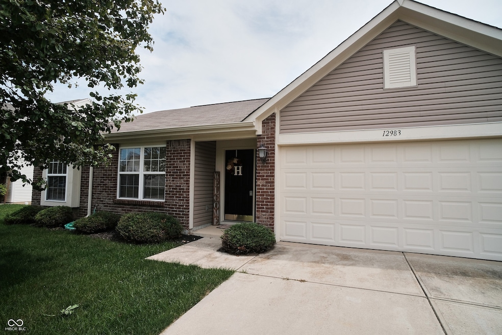 12983 Quarterback Ln, Fishers, IN 46037 - photo 1