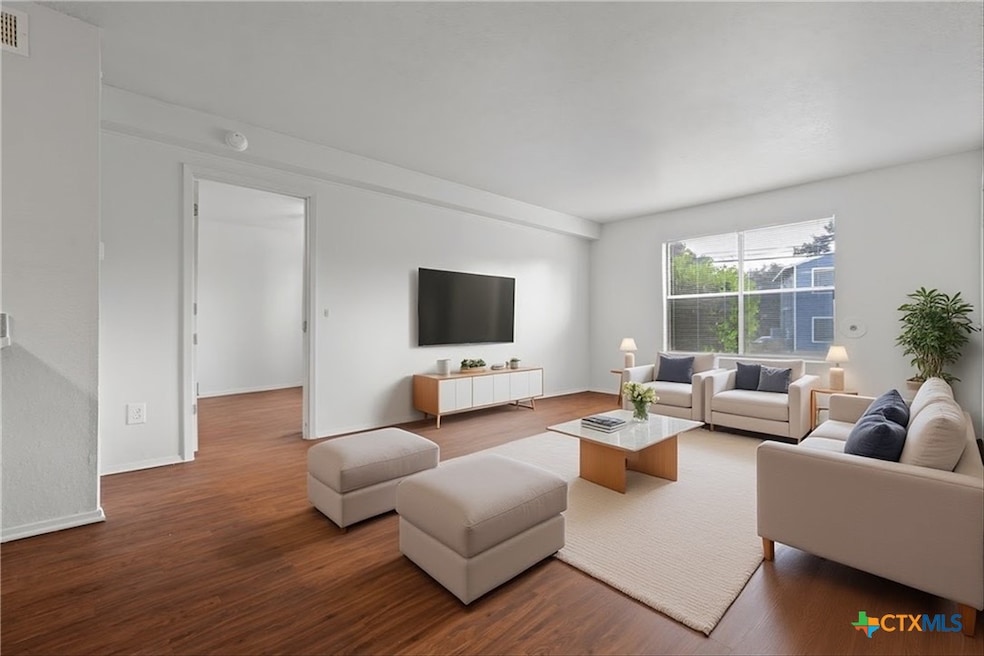 205 Craddock Ave unit D7, San Marcos, TX 78666 - photo 1