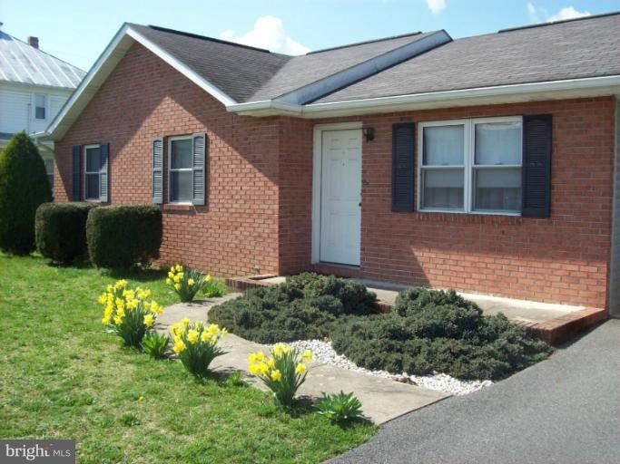 214 Maple Ave, Moorefield, WV 26836 - photo 1