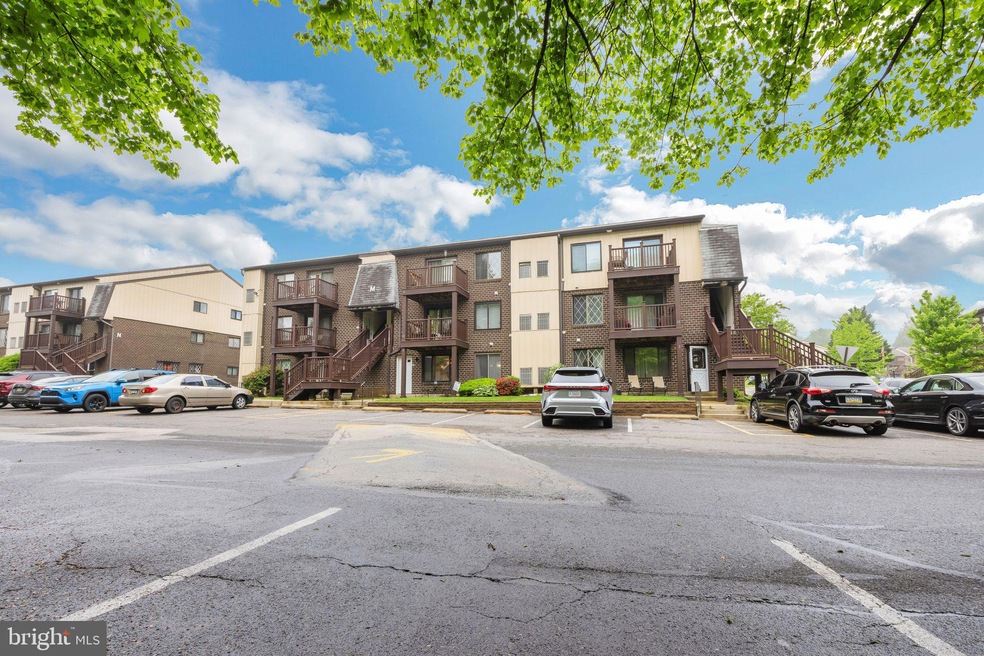 Altemus Farms unit M2, Brookhaven, PA 19015 - photo 1