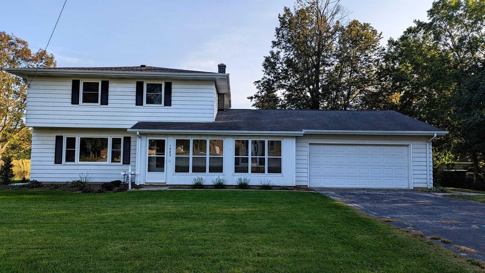 W1983 Main St, Sullivan, WI 53178 MLS 1964637