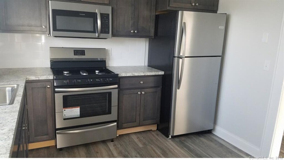 156 Wardwell St unit 5, Stamford, CT 06902 - photo 1