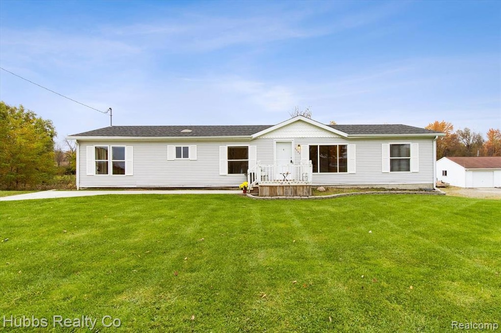 5083 Birch Run Rd, Birch Run, MI 48415 - photo 1