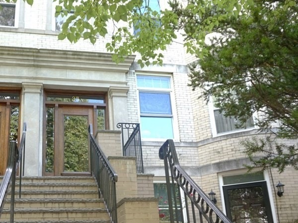 35 University Rd unit 2, Brookline, MA 02445 - photo 1