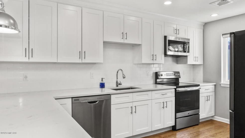 15 Palmer St unit 10, Cos Cob, CT 06807 - photo 1