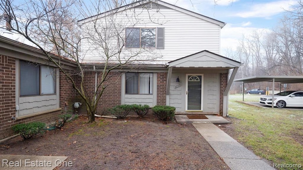 27081 Farmbrook Villa Dr Unit 107, Southfield, MI 48034 | MLS
