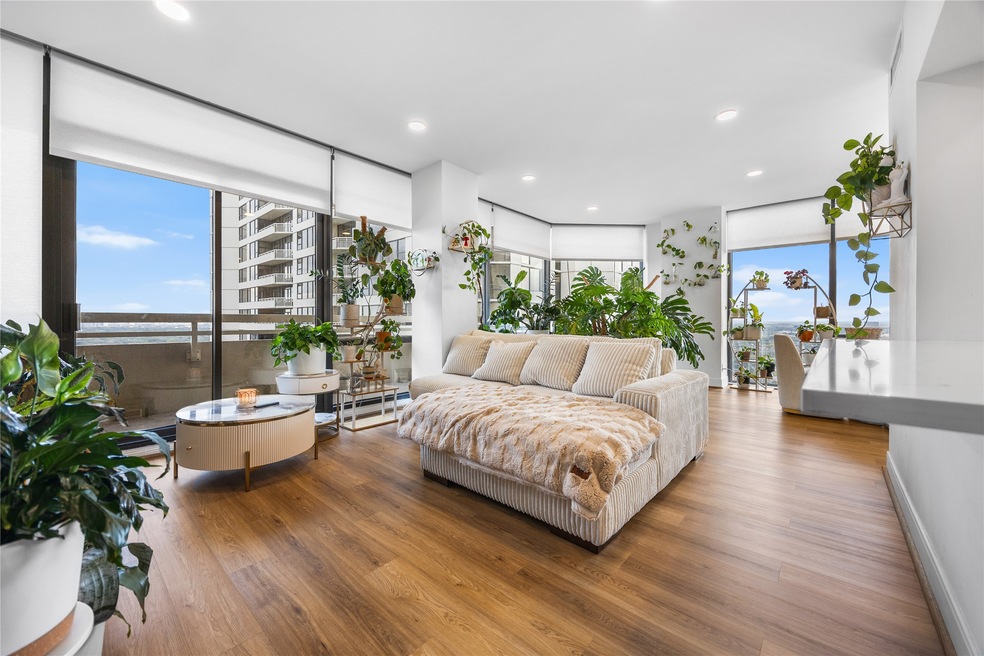 The Greenway unit 23P, Houston, TX 77046 - photo 1