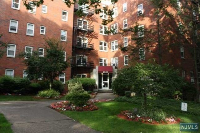 2340 Linwood Ave unit 5G, Fort Lee, NJ 07024 - photo 1