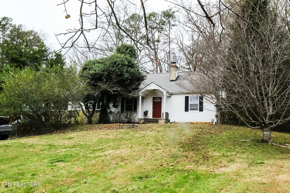 4301 Garden Dr, Knoxville, TN 37918 - photo 1