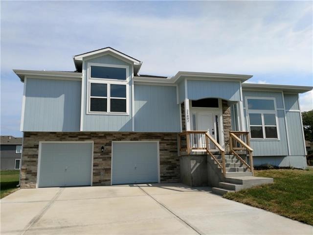 21602 Spring St, Spring Hill, KS 66083 - photo 1