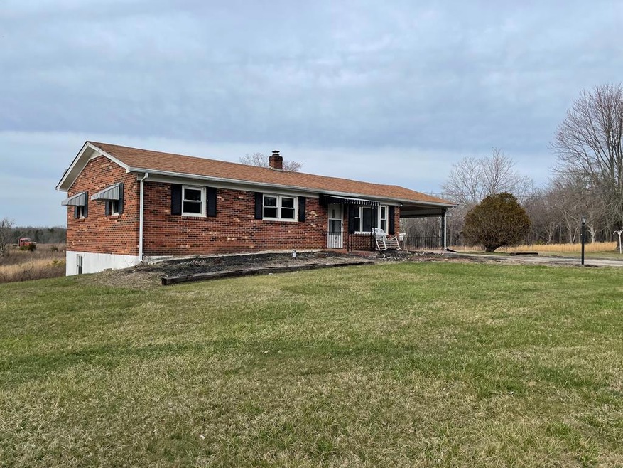 556 Wyatt Farm Rd, Callands, VA 24530 - photo 1