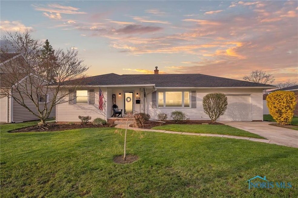 709 Erie St, Woodville, OH 43469 - photo 1