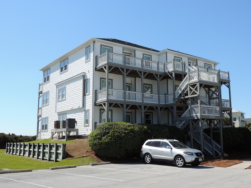 Curb Side Elevation