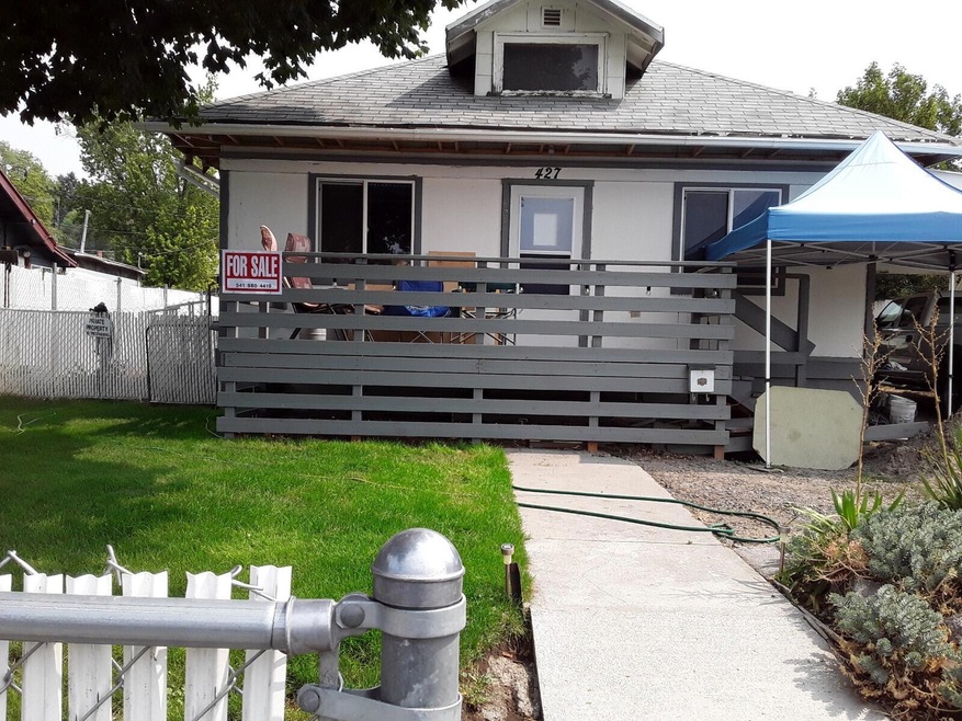 427 N Crater Lake Pkwy, Klamath Falls, OR 97601 - photo 1