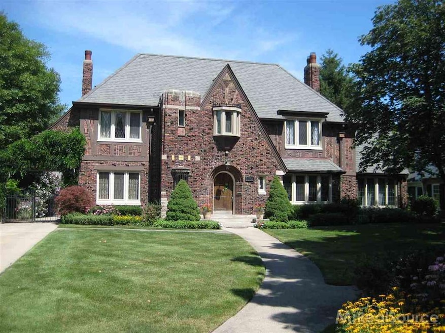 1162 Buckingham Rd, Grosse Pointe Park, MI 48230 - photo 1