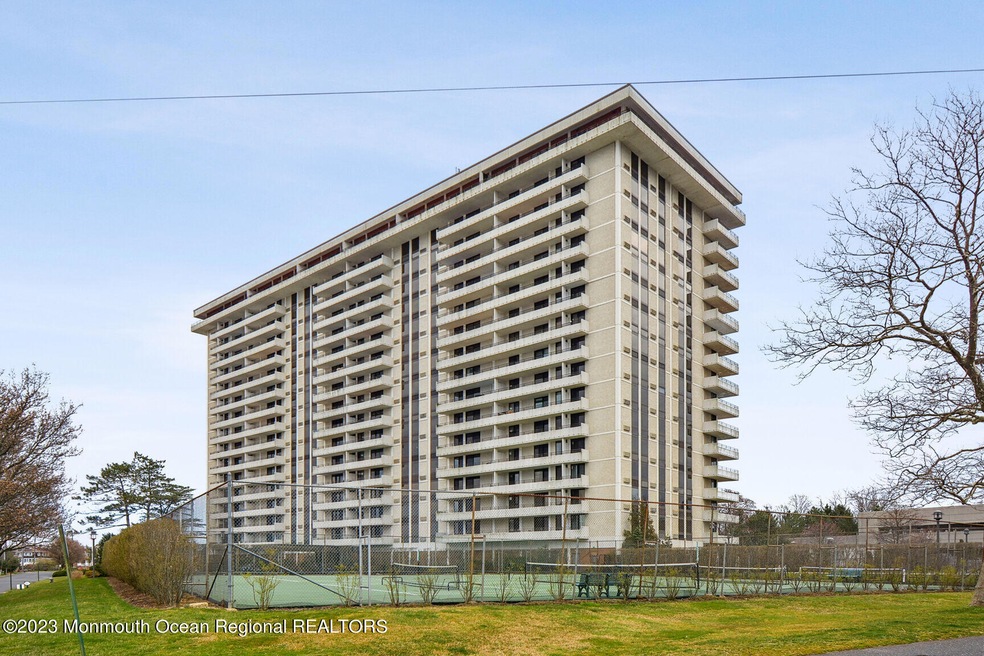 0001-01Front Exterior