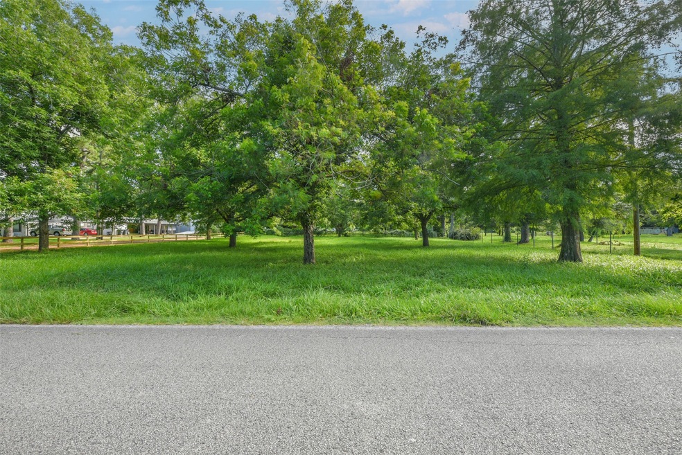 2543 Gates Rd, Alvin, TX 77511 - photo 1