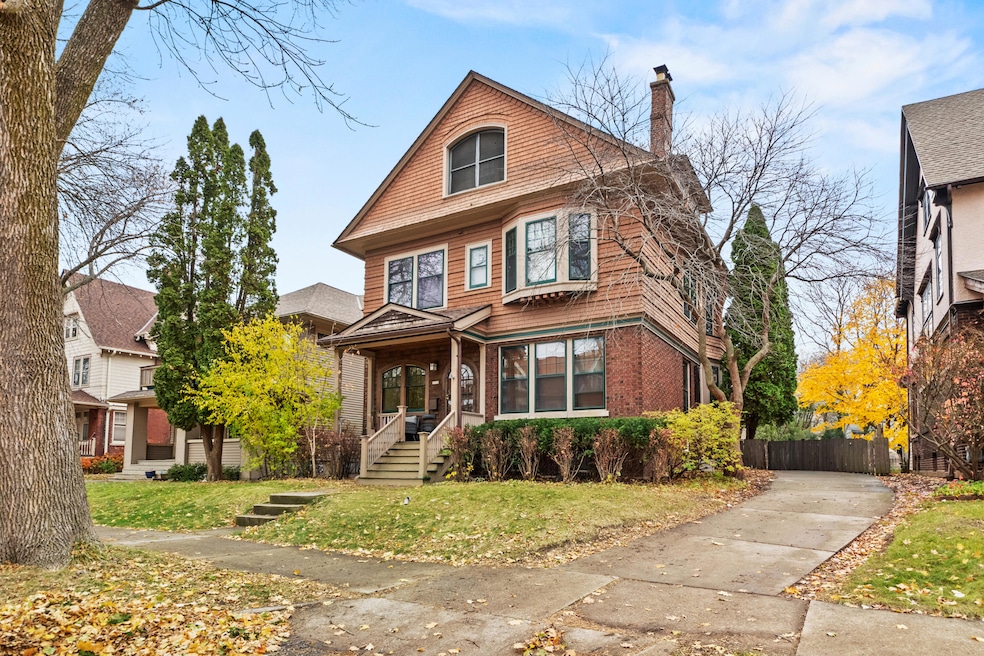 Under Contract $649,900