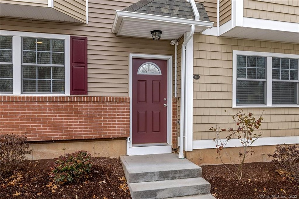 35 Ringgold St unit 202, West Hartford, CT 06119 - photo 1