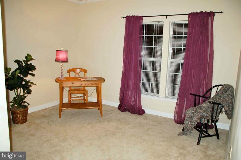 42432 Hollyhock Terrace unit 203, Ashburn, VA 20148 - photo 1