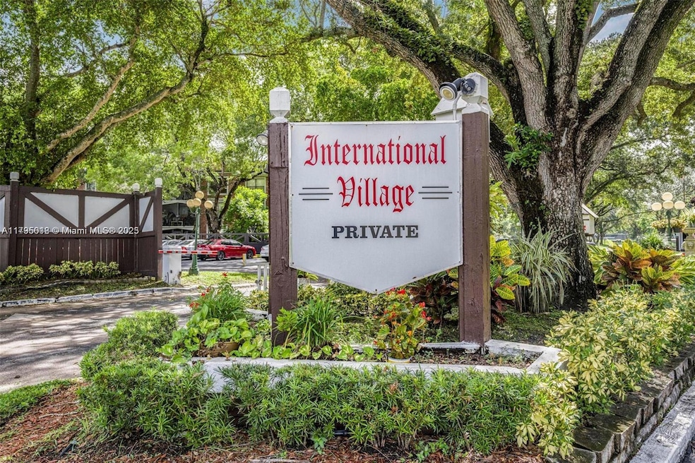 3650 Inverrary Dr unit 3P, Lauderhill, FL 33319 - photo 1