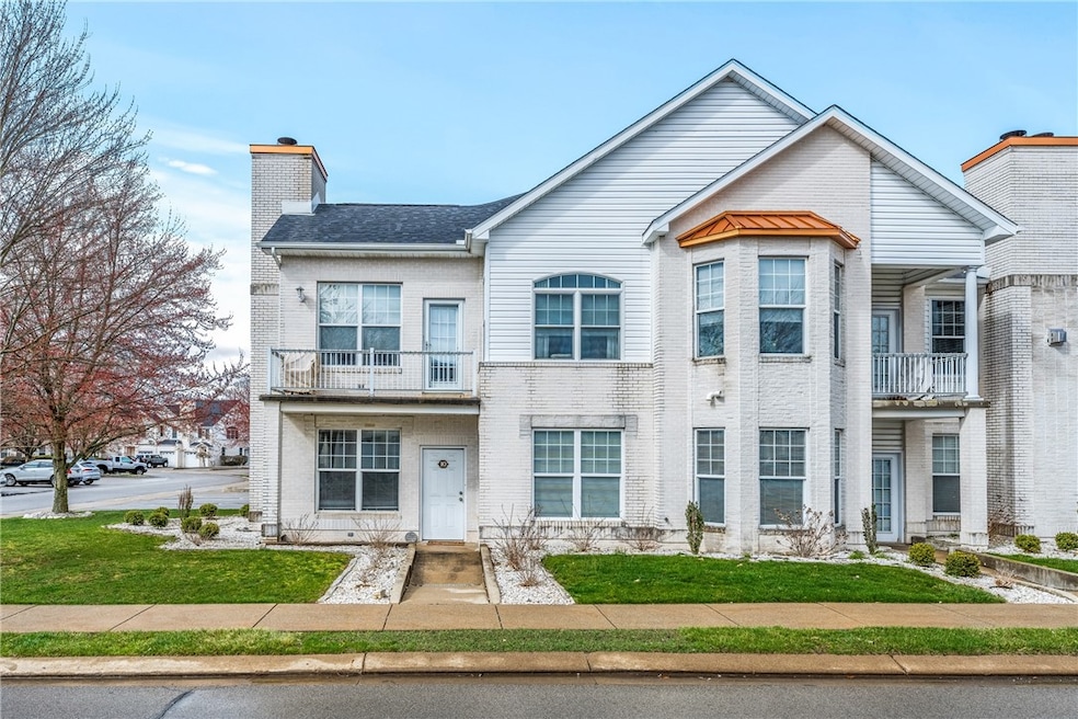 216 Adams Pointe Blvd unit 10, Mars, PA 16046 - photo 1