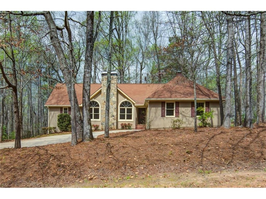 Gorgeous 3 bedroom 2 bath - Updates galore!