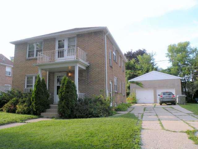 AWESOME BRICK TWO FAMILY