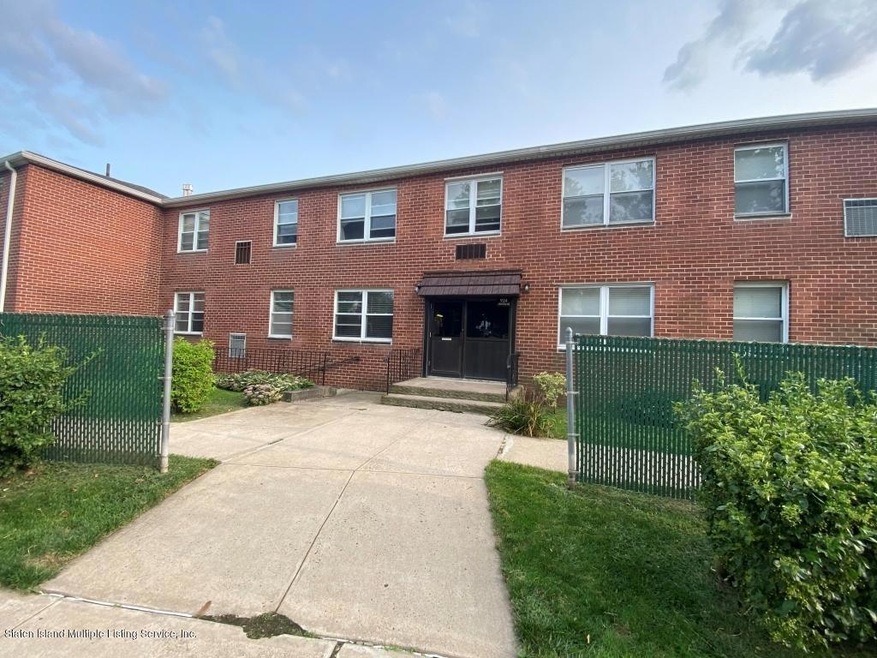 924 Armstrong Ave unit 1-3, Staten Island, NY 10308 - photo 1