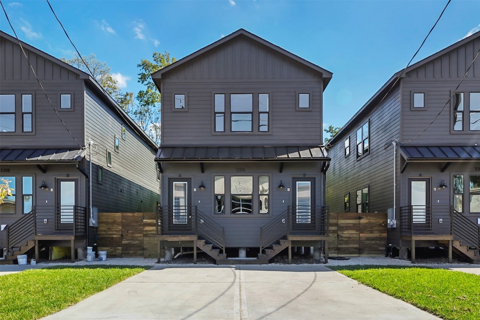 1 unit upstairs and 1 unit downstairs. Photos of a