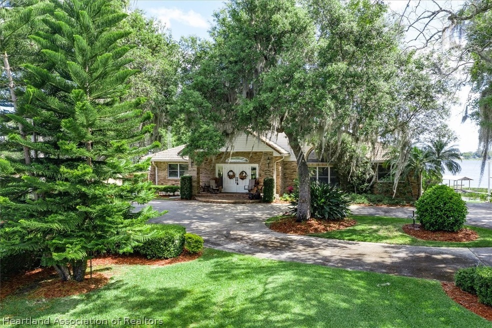 252 S Huntley Dr, Lake Placid, FL 33852 - photo 1