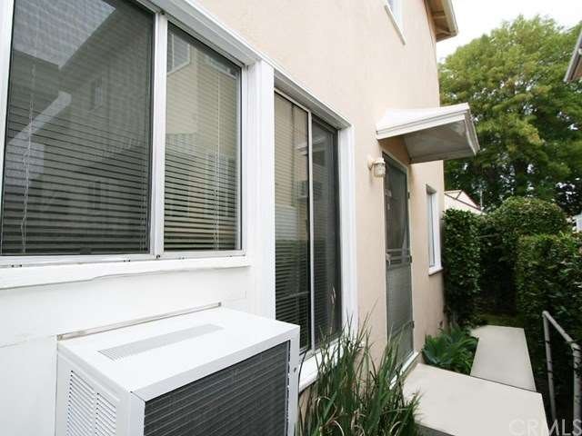 Private entry to 726 D.  Garage (single) is right 