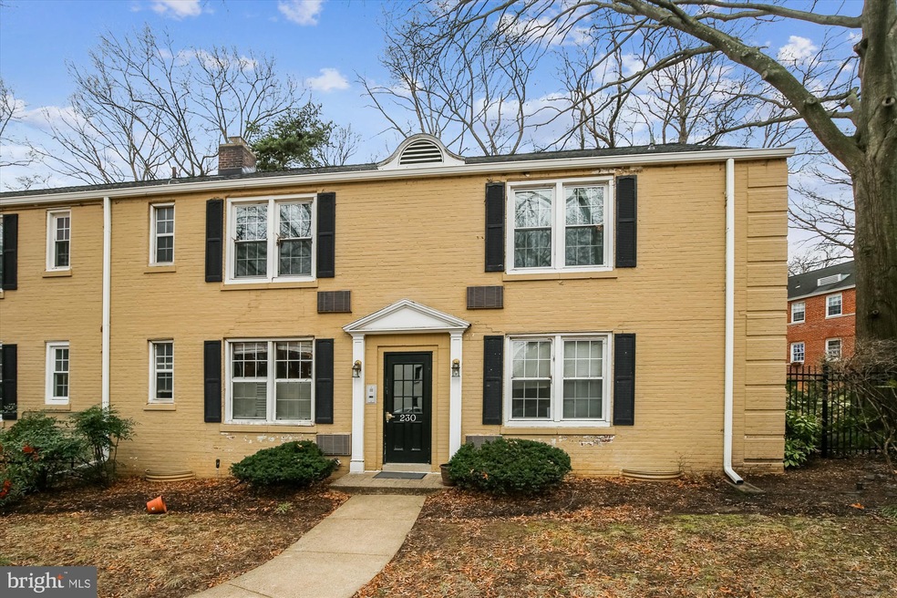 230 N Thomas St unit 2, Arlington, VA 22203 - photo 1