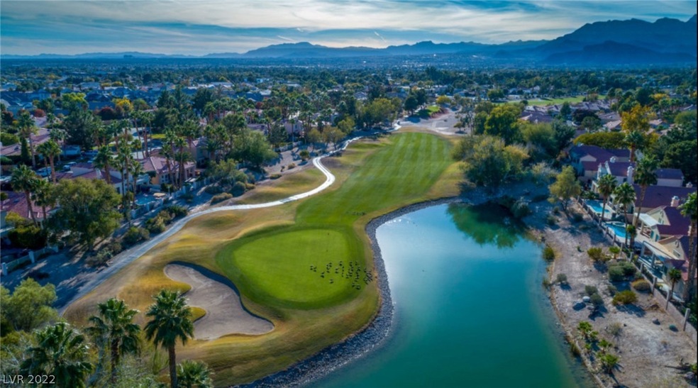 Located in the gorgeous Guard Gated Community of P