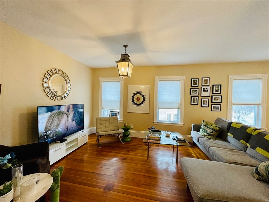 55 Reservoir Rd unit 3, Chestnut Hill, MA 02467 - photo 1