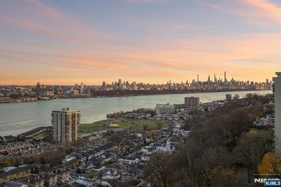 Horizon House unit 1405-1407, Fort Lee, NJ 07024 - photo 1