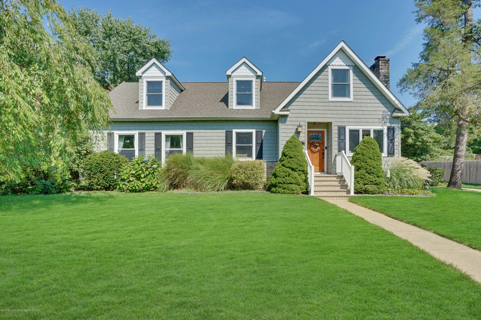 CUSTOM 4 BR, 3 BATH CAPE