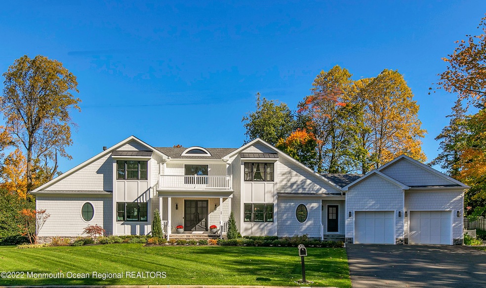 44 Queens Dr