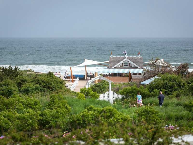 Waterfront/Dock/Pier. Oceanfront Suite with 180 de