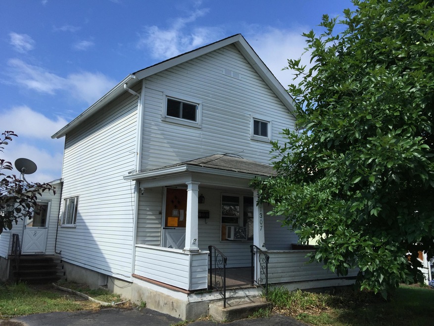 1307 Watson St, Scranton, PA 18504 - photo 1