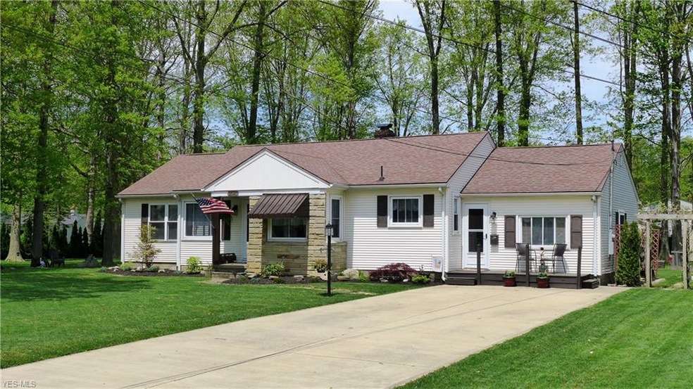 Meticulously maintained Ranch on Double Lot, Maste