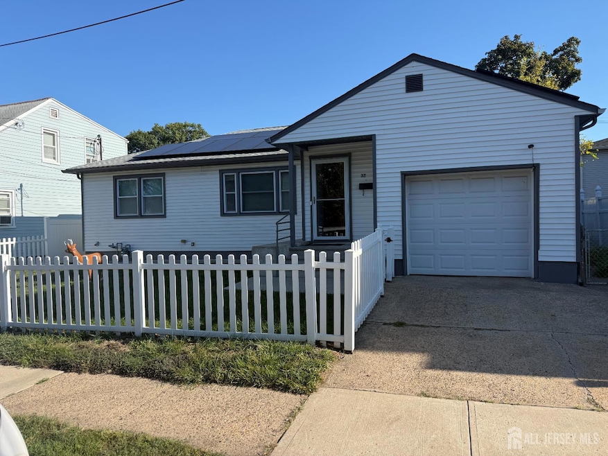 37 Hazelhurst St, New Brunswick, NJ 08901 - photo 1