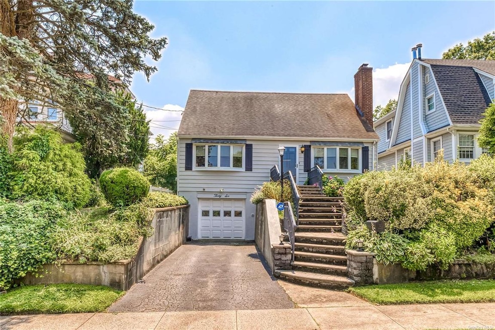 36 Davis Rd, Port Washington, NY 11050 - photo 1