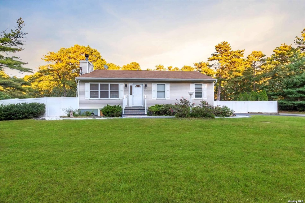 169 Middle Island Rd, Medford, NY 11763 - photo 1