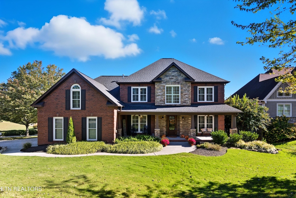 For Sale $949,900 • Co-Listing Agent